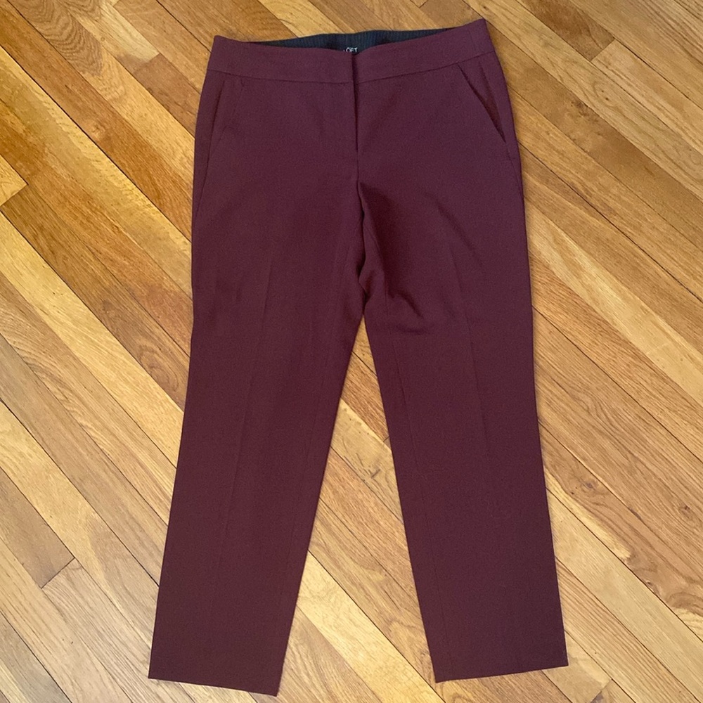 Ann Taylor Loft ankle pants 
Color:  Burgundy 
Size:  8
Style:  Marissa